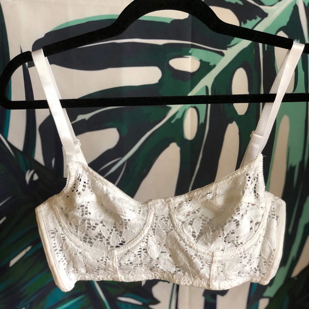 LIKE NEW Lace, Corset Bralette in Cream!